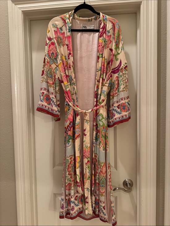 Zara Other - Zara Cream Floral Wrap Kimono Duster Cardigan Belted light weight cover up Small